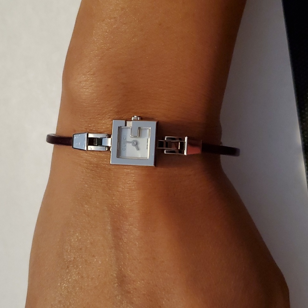 Gucci G-Mini Womens Leather Bangle Watch - Used